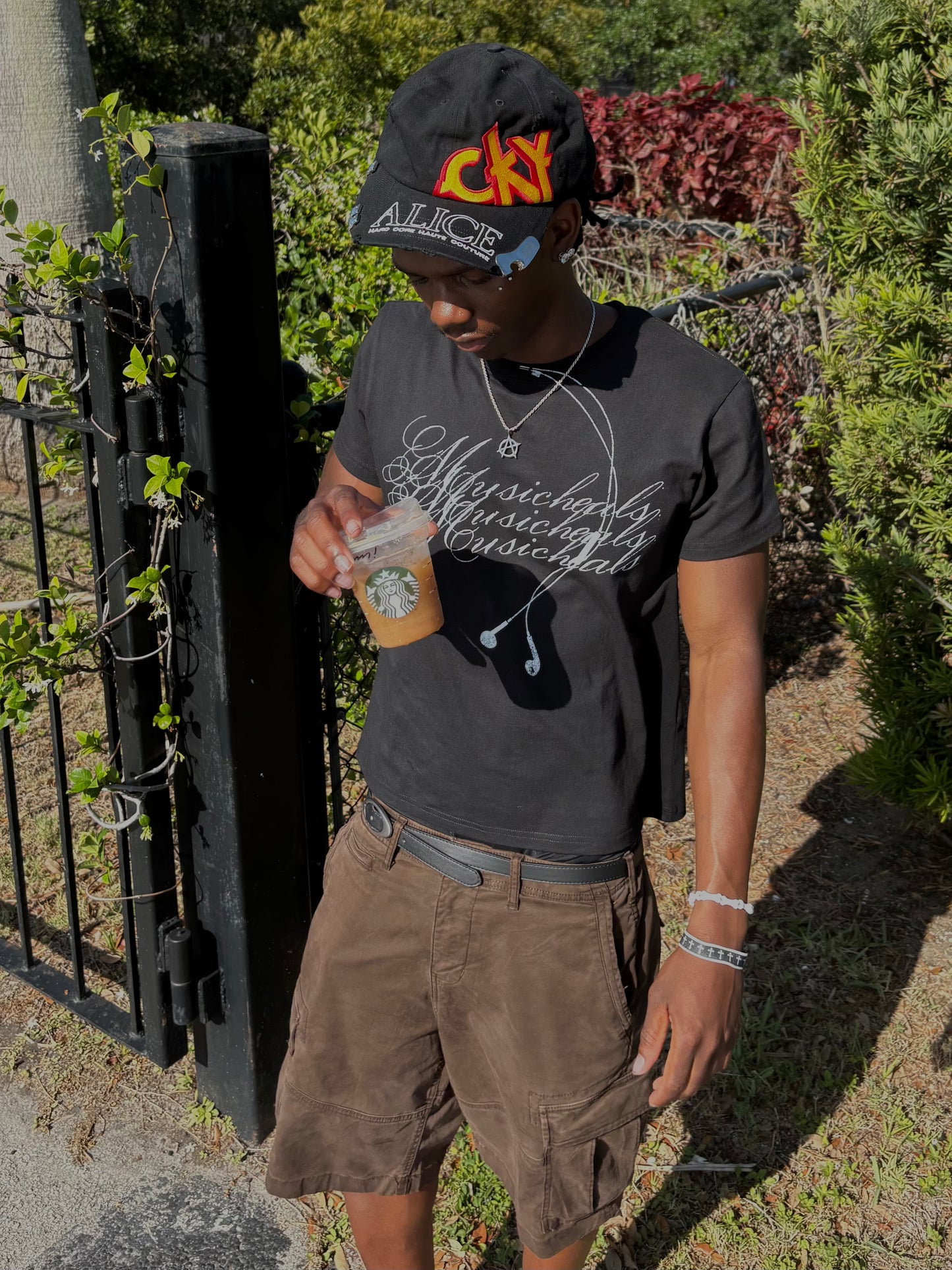 BLACK "MUSICHEALS" TEE