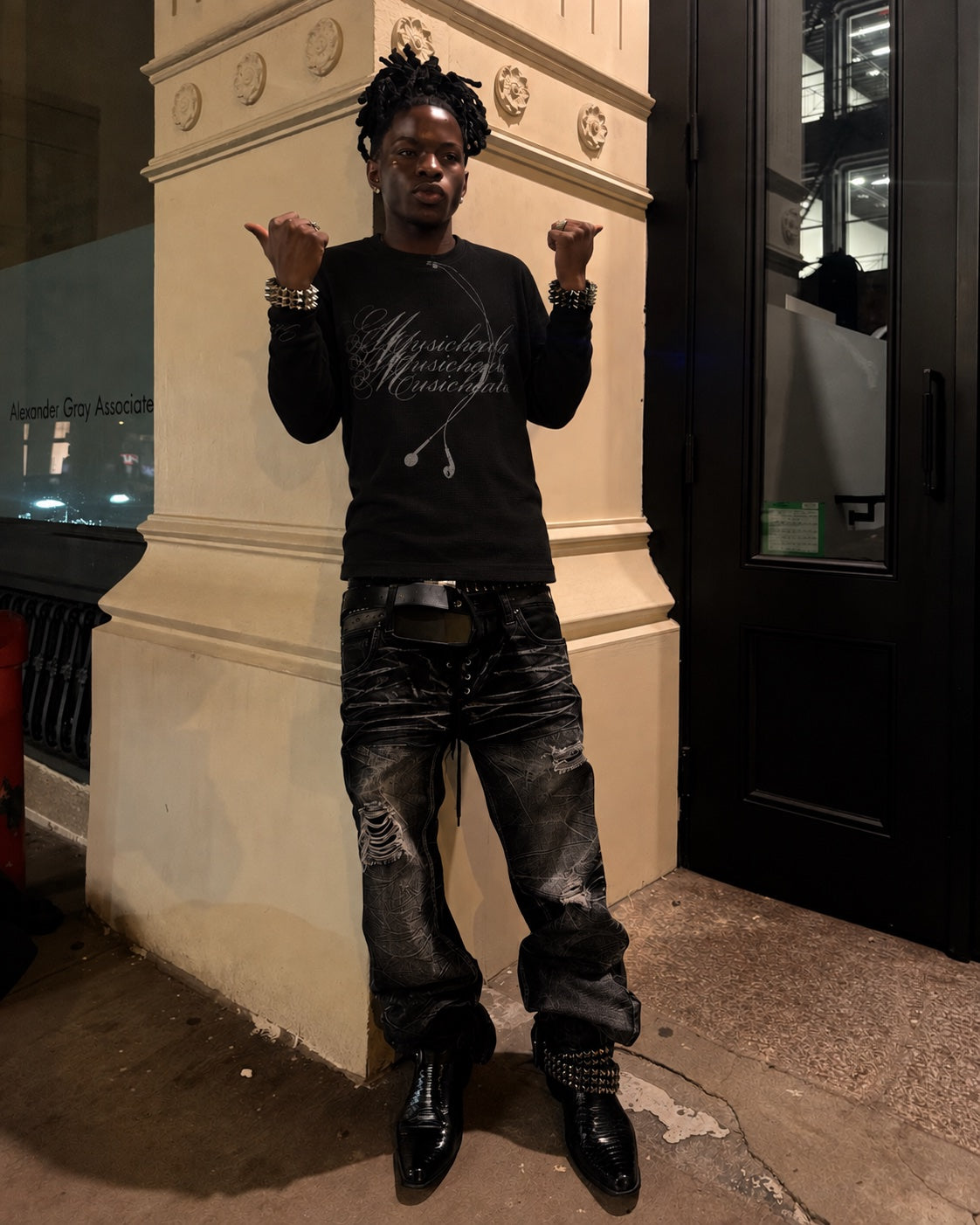 Black "MUSICHEALS" Thermal